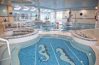 Hotel Westlodge & Leisure Centre 4*